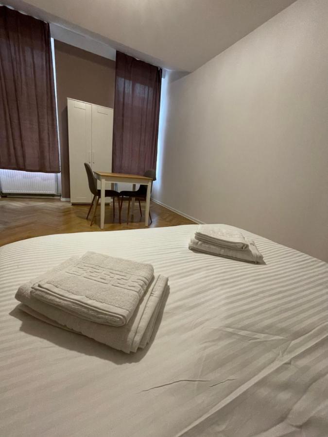 Schei Central Studios In The Heart Of בראשוב מראה חיצוני תמונה